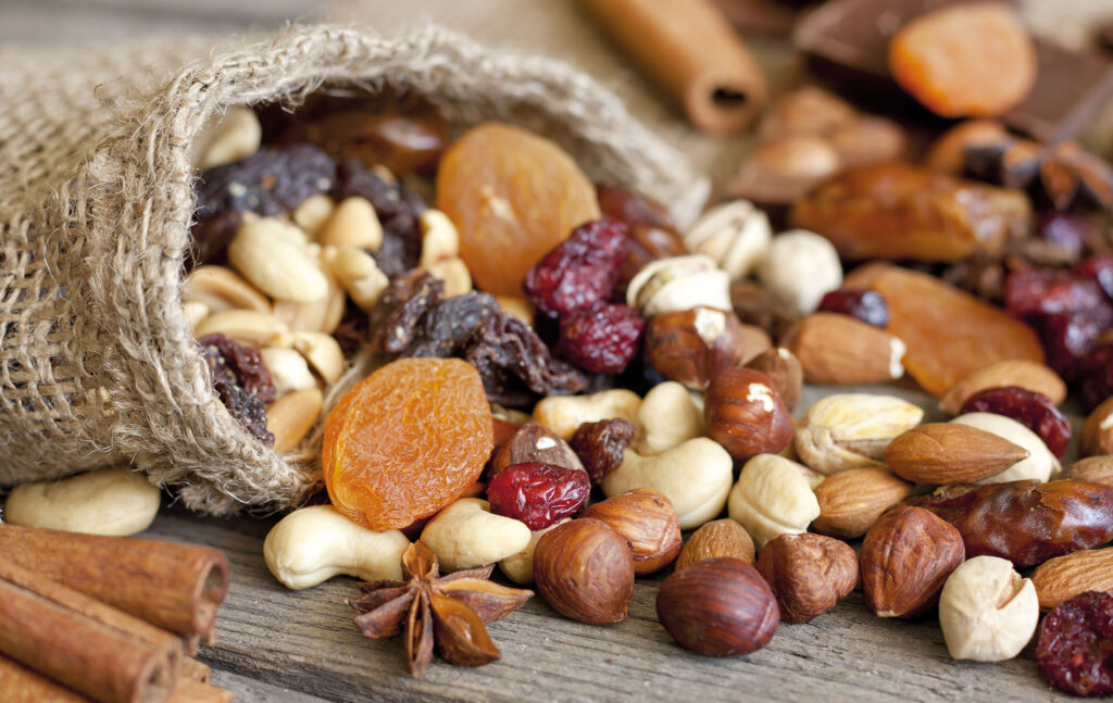 Inventur und Regal-Auffüllung in Neuem Warenlager