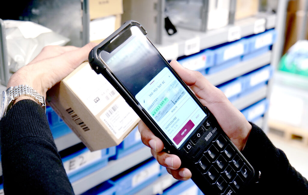 Effiziente und präzise Produktcode-Inventur des Lagers mit RGIS Vision|